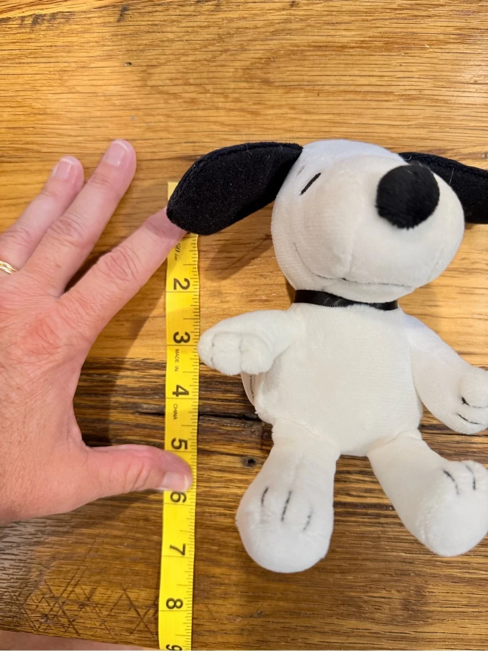 Hallmark Peanuts Snoopy Plush Dog, Small 6-14 in, White/Black, 2023